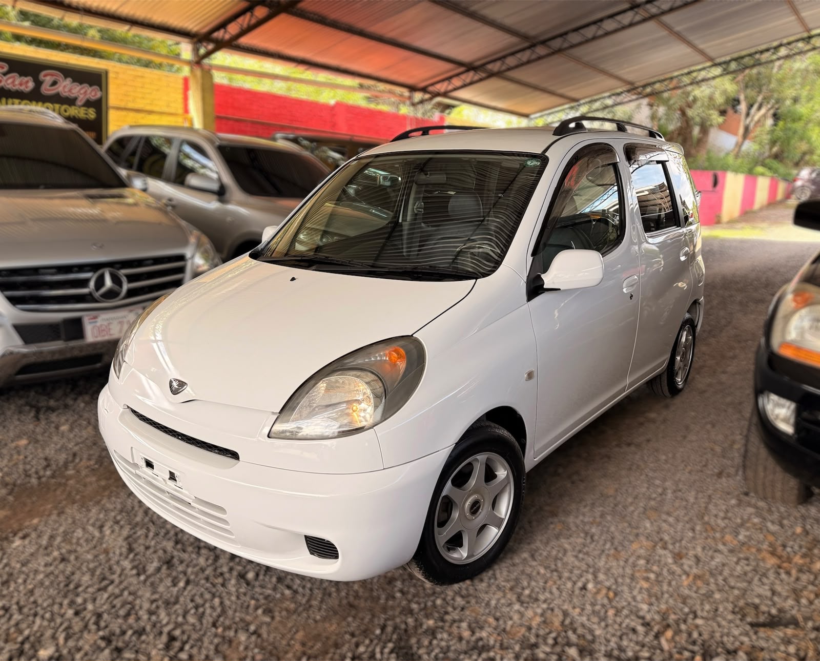 TOYOTA FUNCARGO 2004